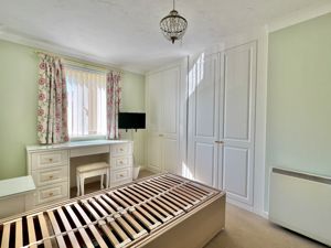 Bedroom- click for photo gallery